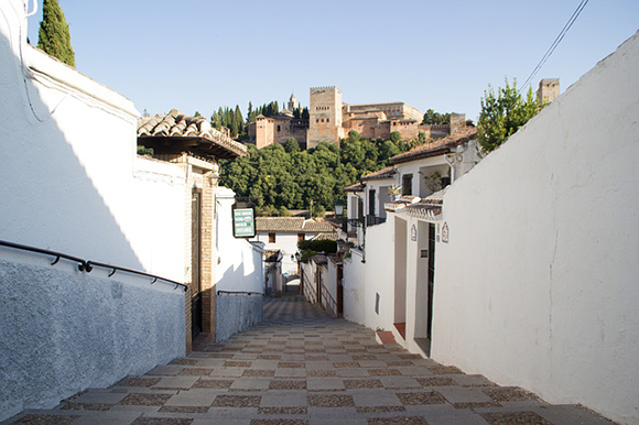 Ciudades andaluzas a las que viajar en tren en octubre 2018