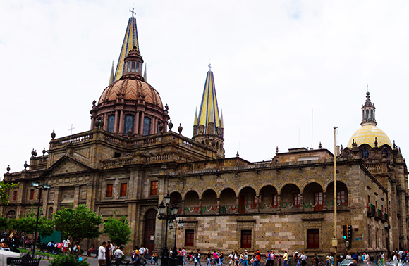Disfruta de un viaje barato en AVE a Guadalajara