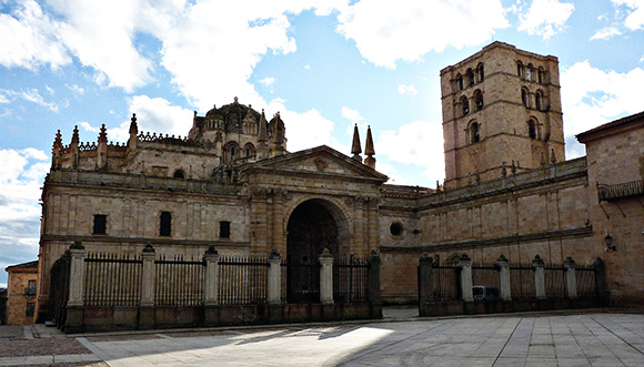 Disfruta de un viaje barato a Zamora en tren