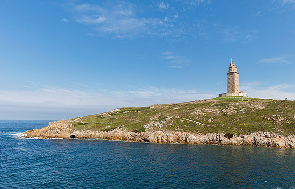 Disfruta de los faros más espectaculares de Galicia viajando en tren