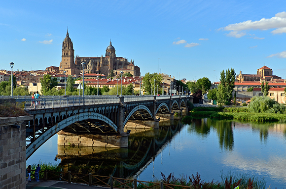 Disfruta conociendo Salamanca en tren durante tus vacaciones