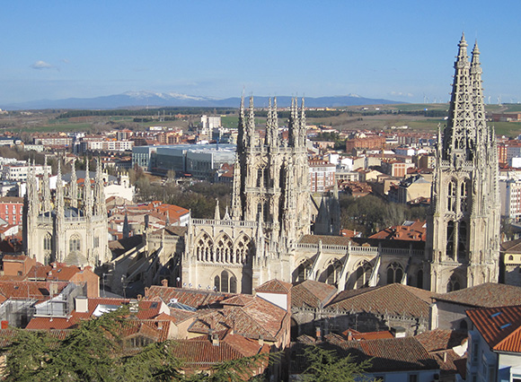 Disfruta de Burgos haciendo un viaje barato en tren este mes de diciembre