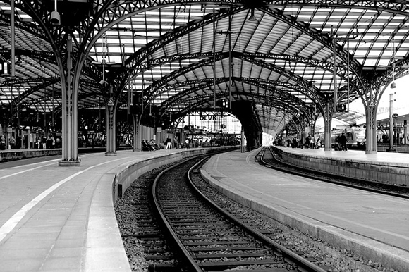 Se incrementan las plazas de los trenes AVE con origen o destino Andalucía durante esta  Semana Santa 2017