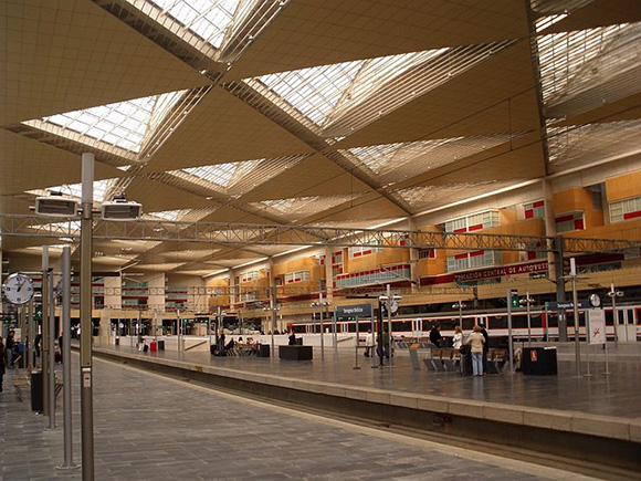 Los trenes AVE Zaragoza Madrid son uno de los servicios mejor valorados por los ciudadanos aragoneses