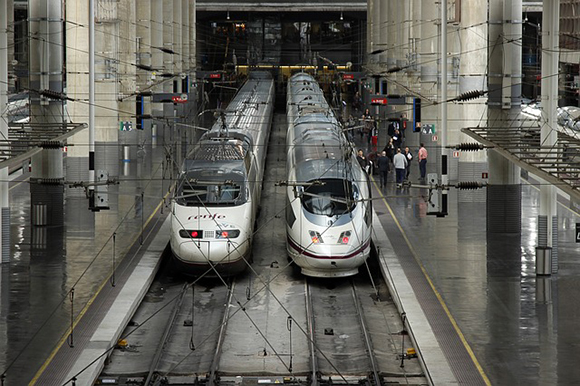 En 30 minutos se vendieron los 35.000 billetes para trenes AVE a 25 euros del paquete promocional del 25 aniversario de los trenes AVE de este domingo