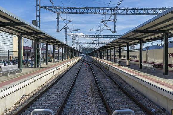 Las obras del tren AVE a Elche avanzan y entrará en servicio a principios de 2018
