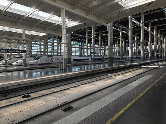 Trenes AVE León Valladolid a máxima velocidad en agosto 2018