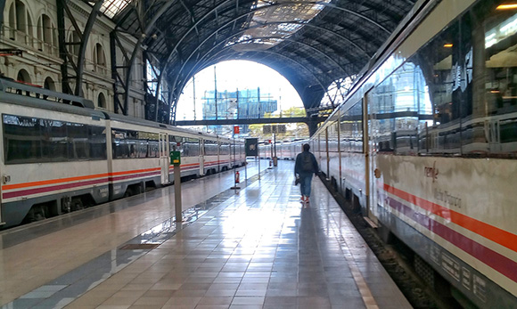 Disfruta de Barcelona viajando en trenes AVE en julio 2018