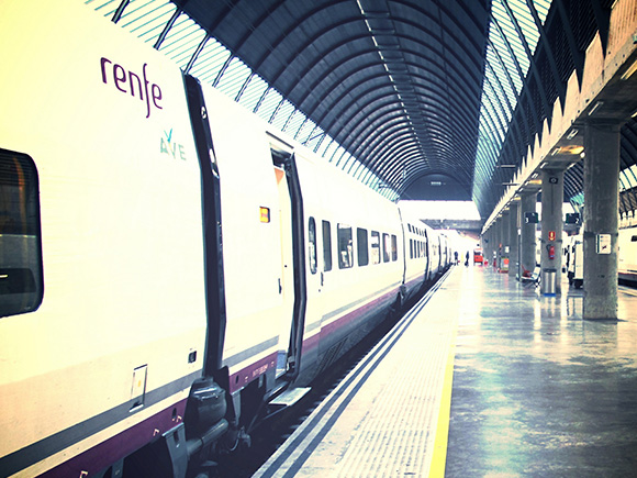 Más viajeros en los trenes AVE Alicante Madrid hasta 2018