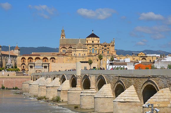 Viaja en trenes AVE al mejor precio a Córdoba este 2019