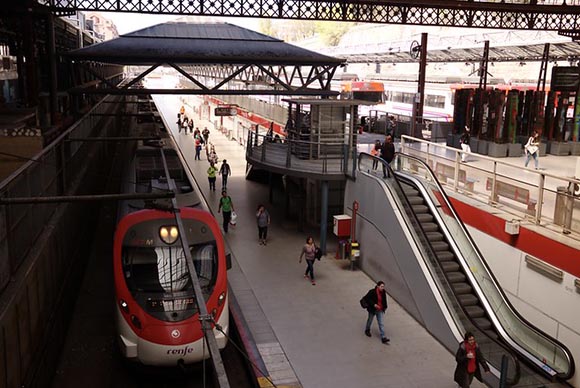 Trenes de Media Distancia en la estación Príncipe Pío junio 2019