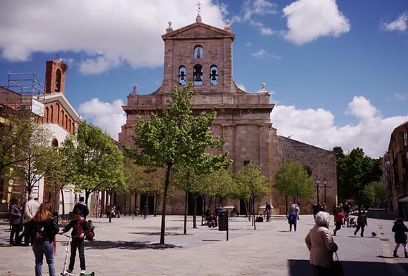 Trenes AVE al mejor precio para viajar a Palencia en agosto 2019