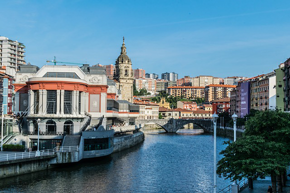 Todavía puedes viajar en tren a la Semana Grande de Bilbao 2019