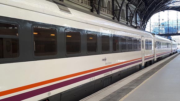 El servicio de los trenes Sevilla Granada noviembre 2019