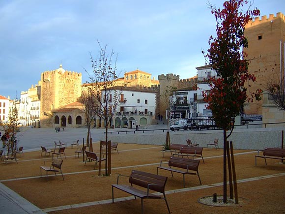 Viaja en trenes baratos este febrero 2020 a Cáceres